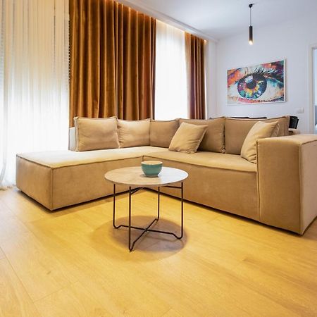 Bed and Breakfast Luxury Rooftop 23 Тирана Экстерьер фото