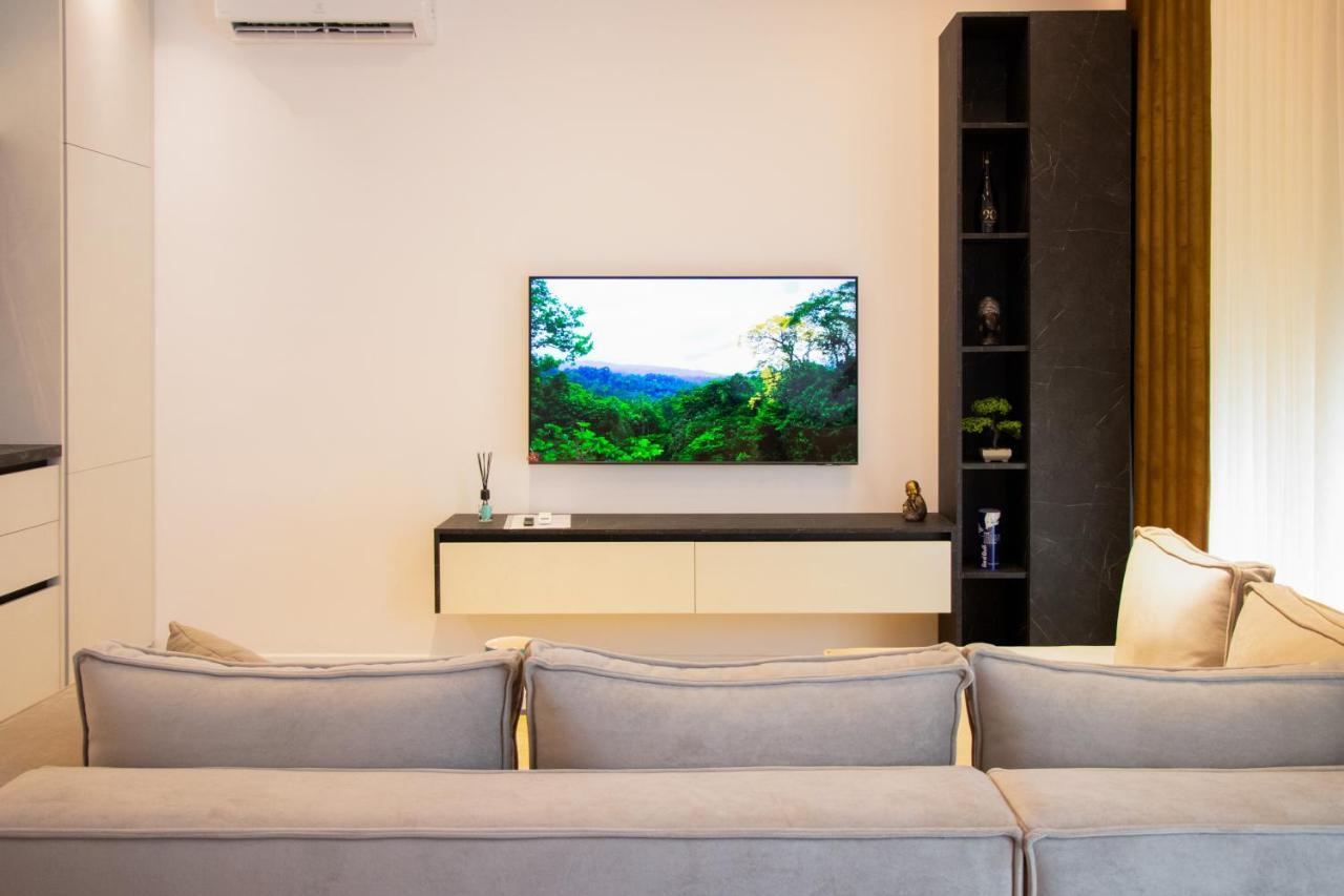 Bed and Breakfast Luxury Rooftop 23 Тирана Экстерьер фото