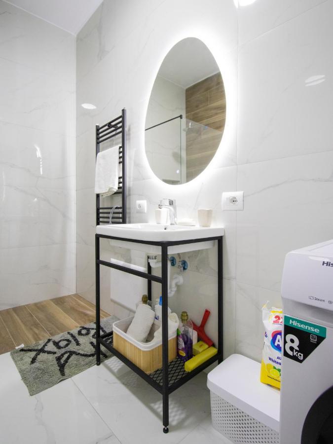 Bed and Breakfast Luxury Rooftop 23 Тирана Экстерьер фото
